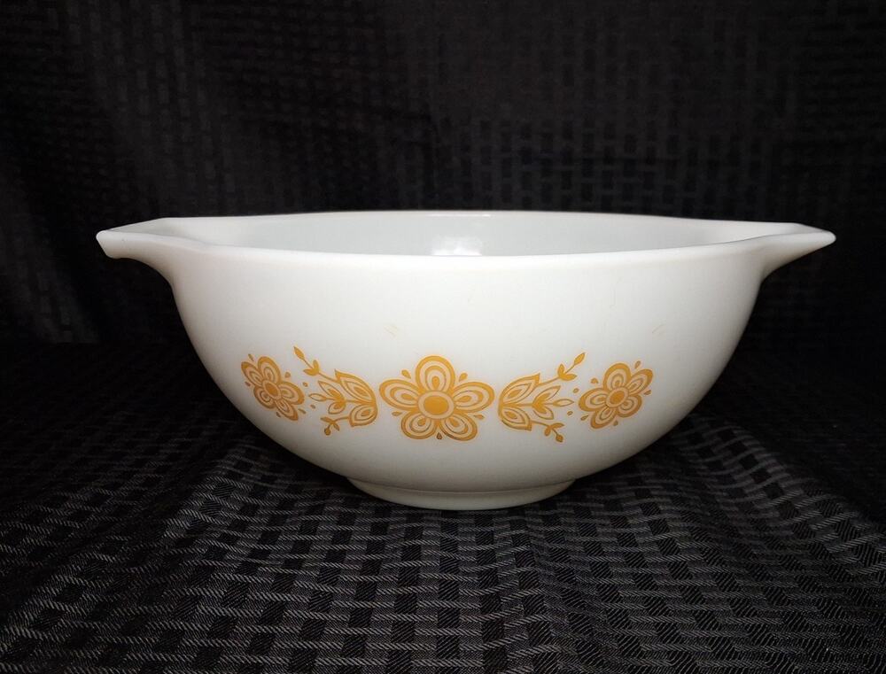 Vtg Pyrex Butterfly Gold Cinderella Mixing Bowl 443 2.5 Qt White Milk Glass